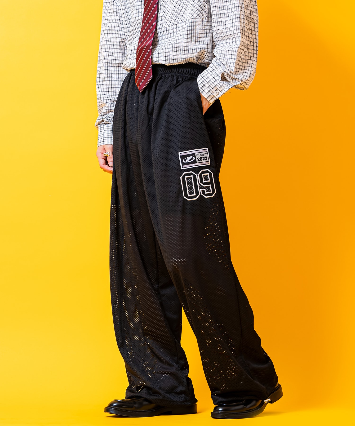 ナンバリングワッペンメッシュゲームジャージワイドパンツ / ユニセックス メンズ レディース フリーサイズ イージーパンツ 無地 迷彩柄