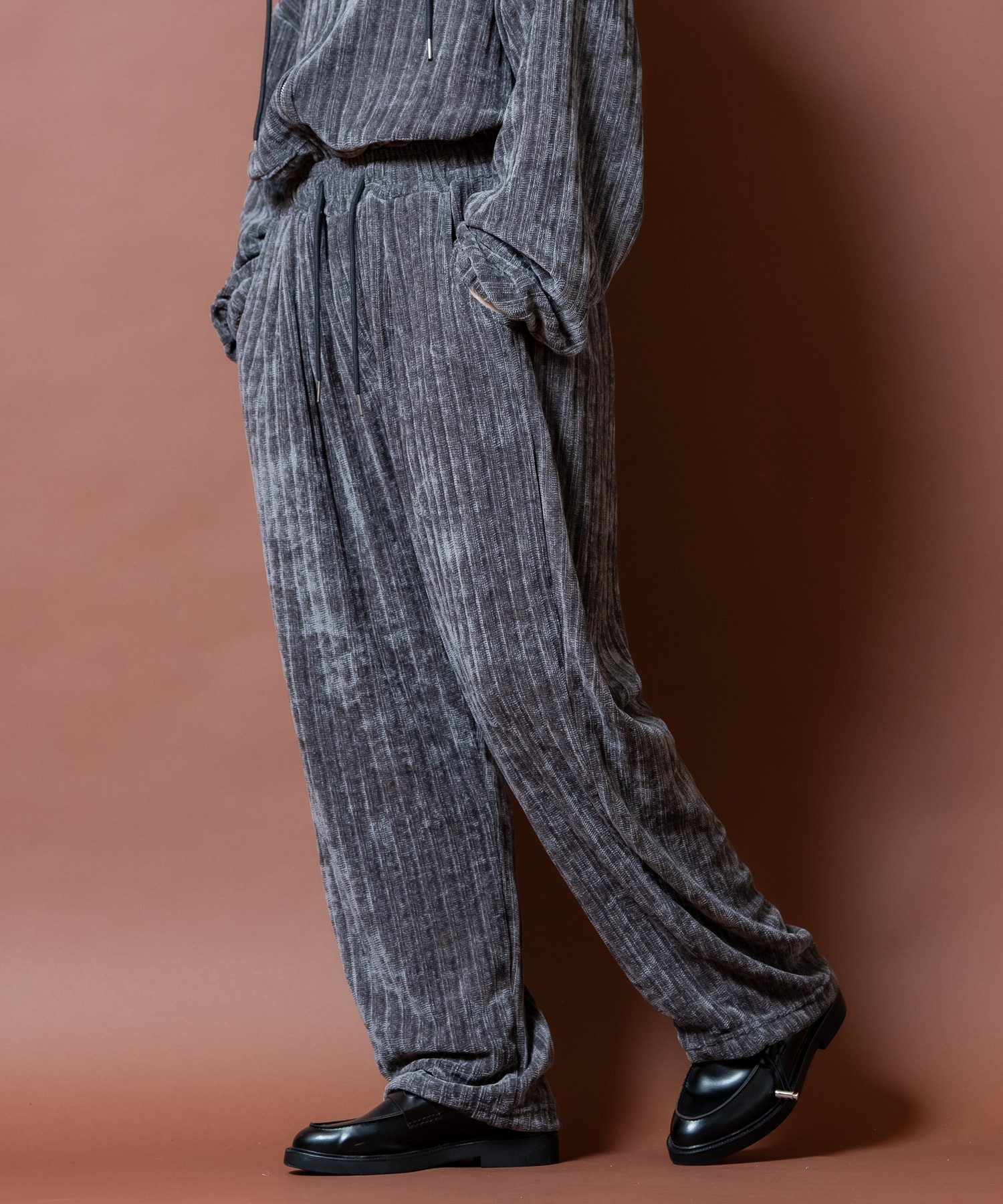 ベルベットケーブルワイドパンツ(ベルベットケーブルZIPパーカーとセットアップ可)