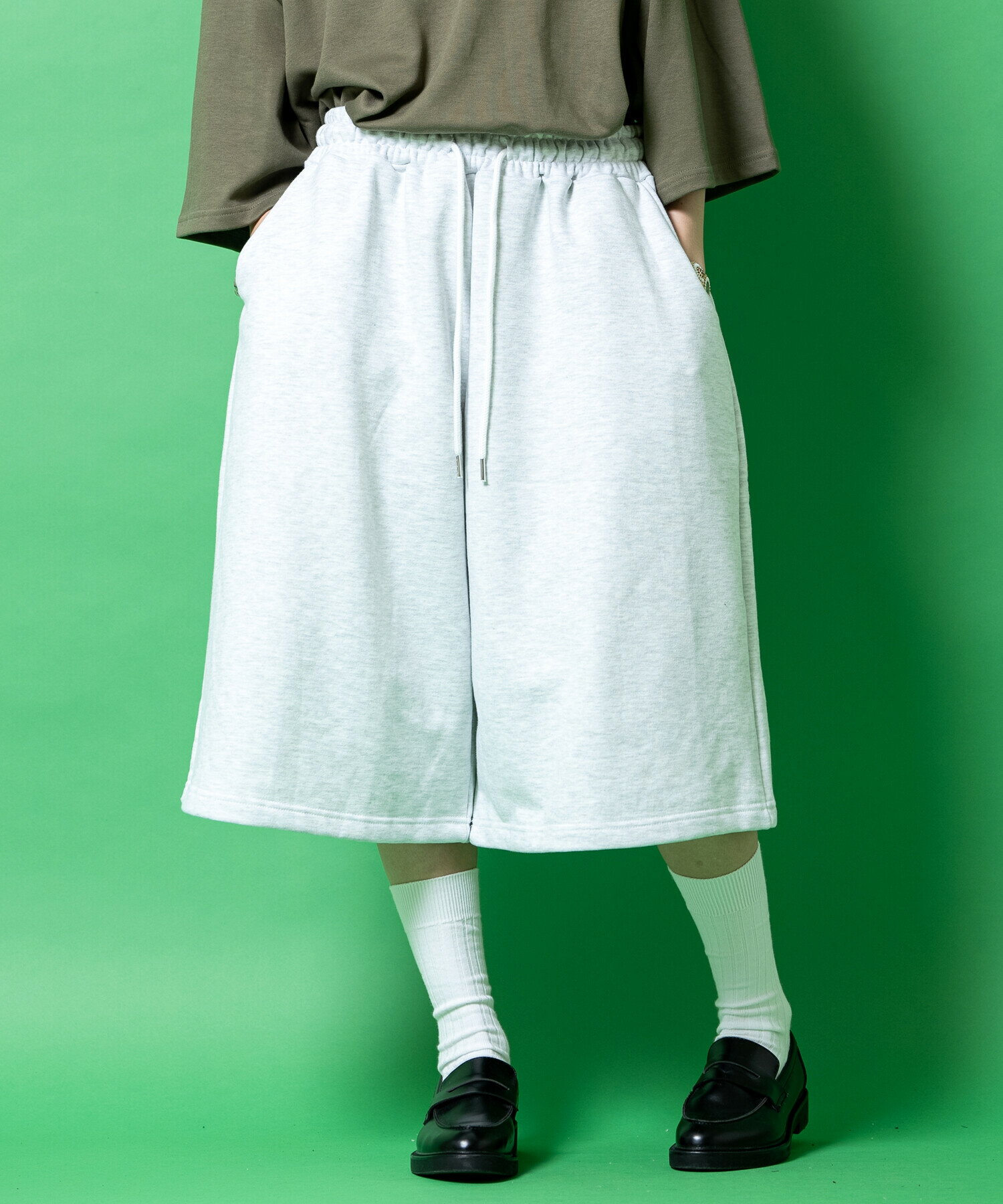Rakuten - ワイドスウェットハーフパンツ / ユニセックス ショートパンツ