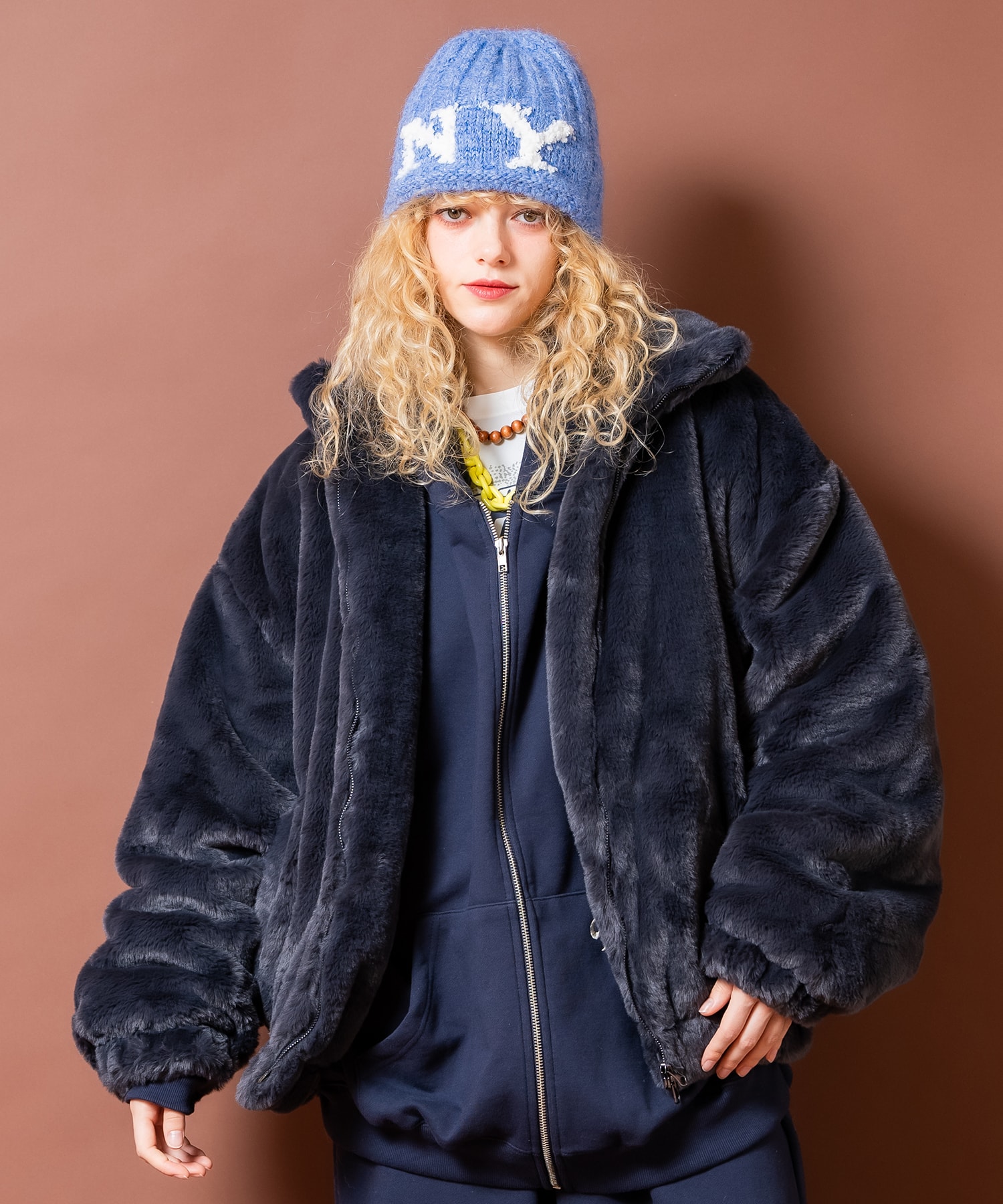 a.p.o.v. 総ショートファーオーバーサイズスタンドブルゾンジャケット / ユニセックス 立ち襟 ハイネック 中綿 モコモコ