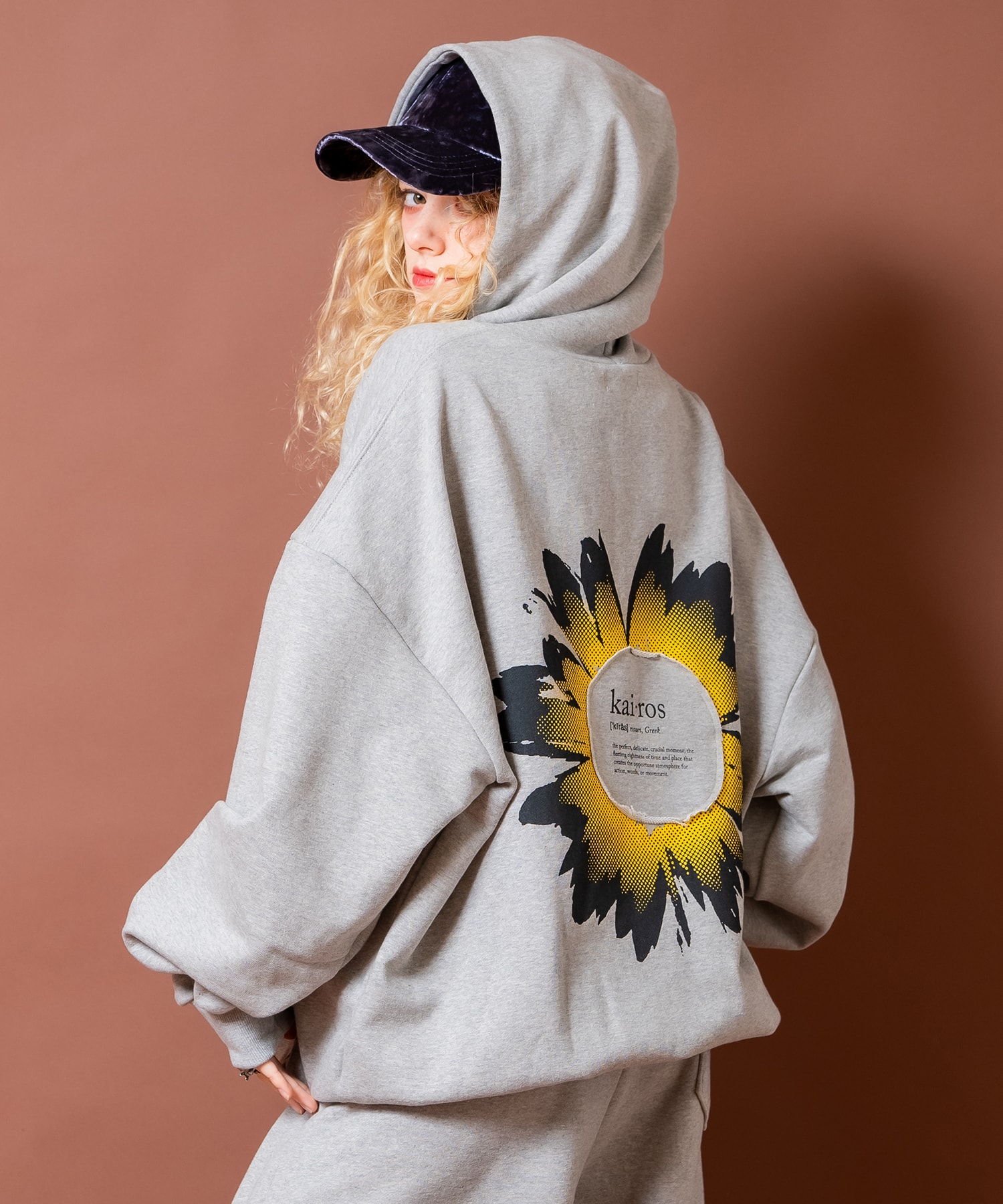 a.p.o.v. パッチワークポイントビッグフラワーバックプリントオーバーサイズスウェットプルオーバーパーカー / ユニセックス フーディー コットンスエット