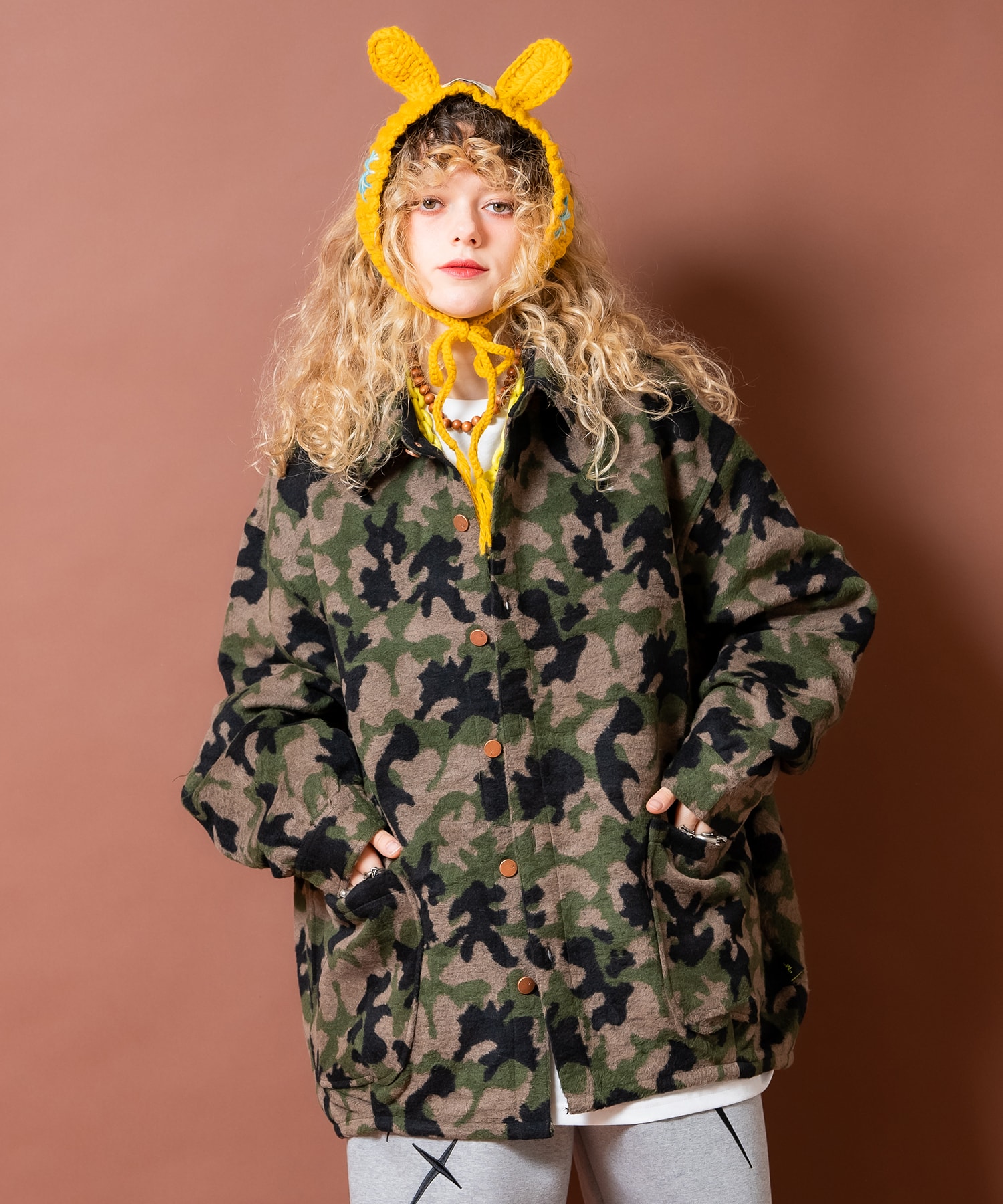 a.p.o.v. カモフラショートファータッチオーバーサイズカバーオール / ユニセックス 迷彩柄 シャツジャケット