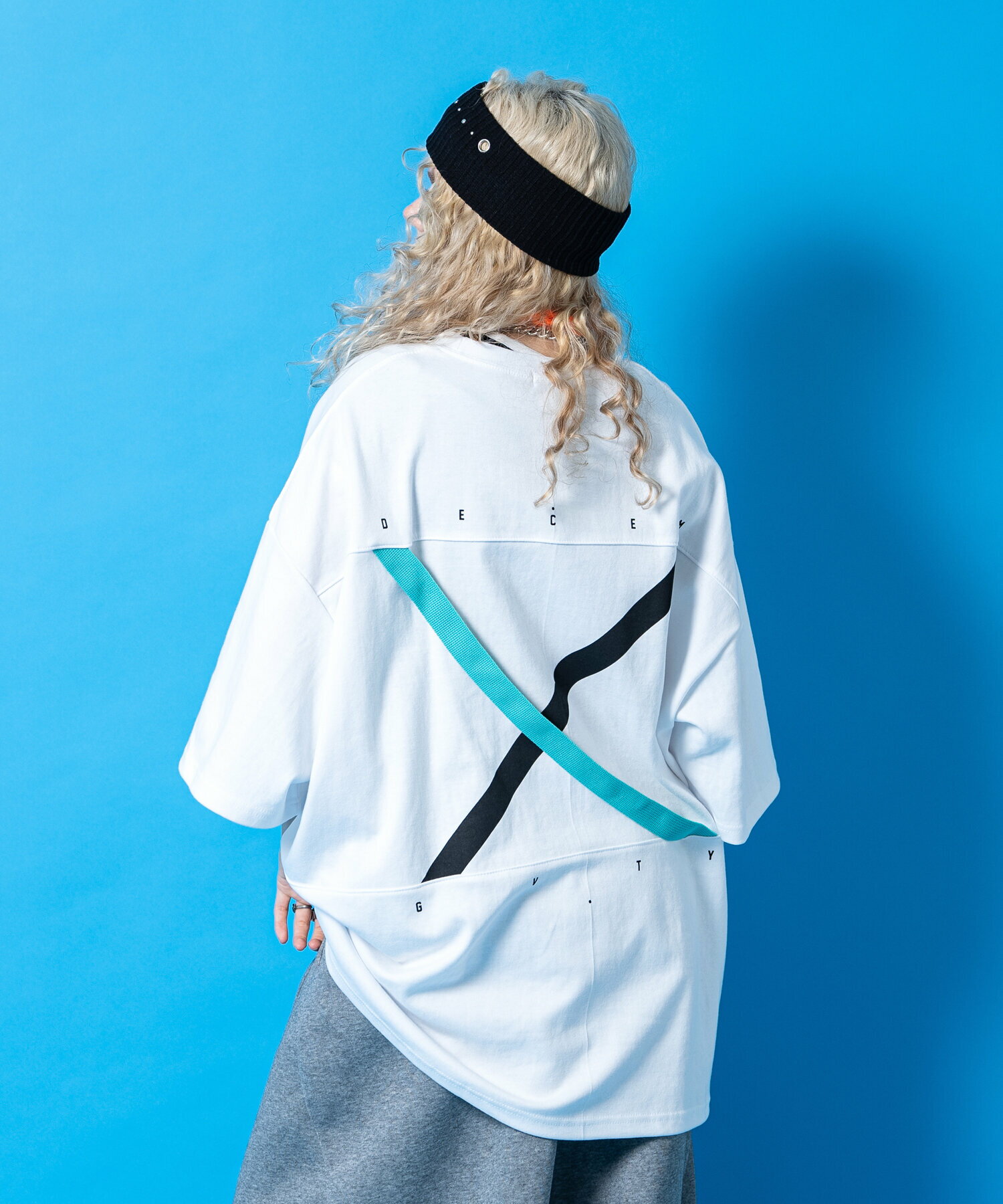 Rakuten - オーバーサイズバックXベルトTシャツ / ユニセックス 半袖 カットソー