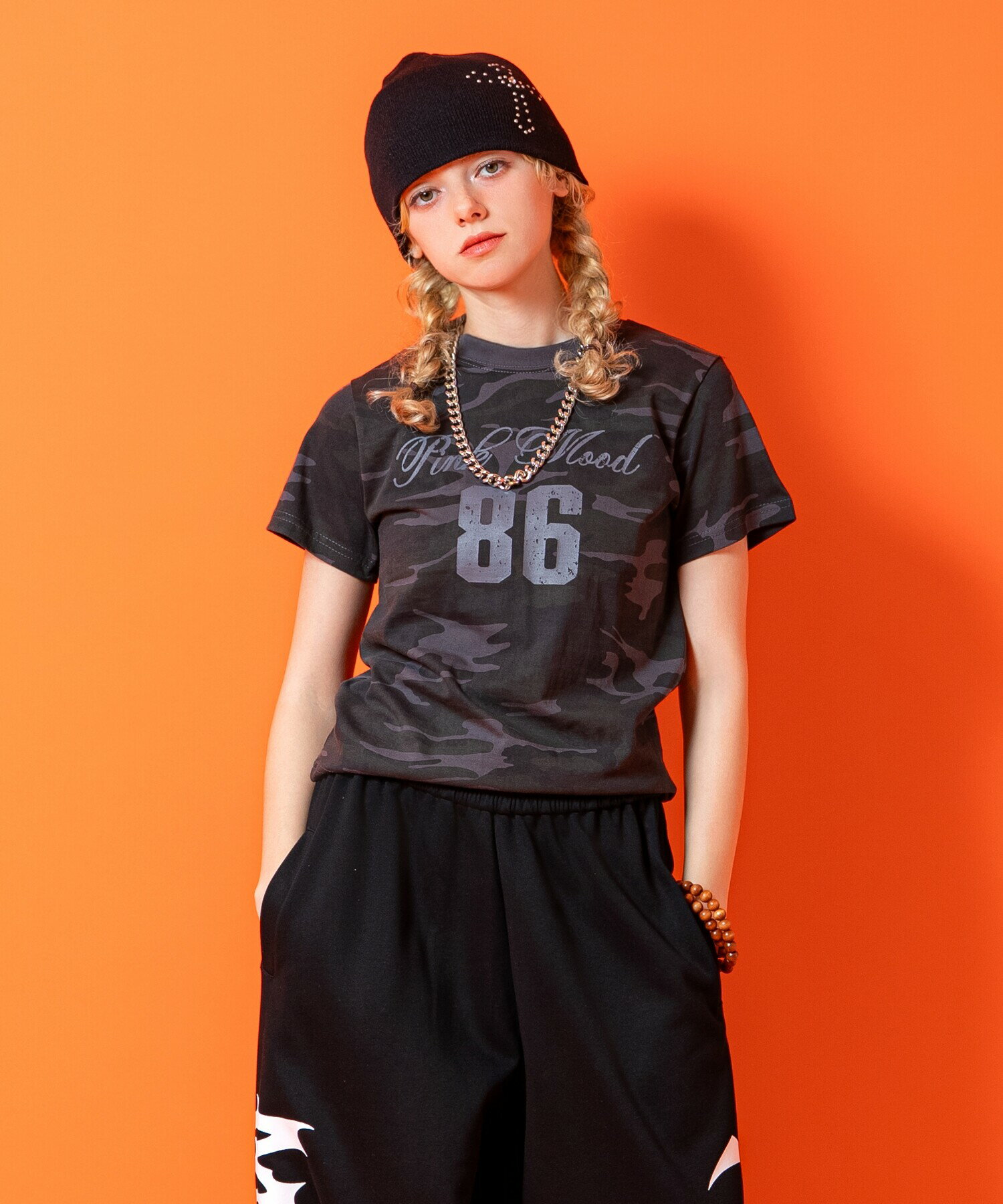 乐天商城 - クロップド丈Y2KナンバリングカモフラTシャツ(レディース) / 半袖 カットソー 短丈 迷彩柄 カモフラージュ