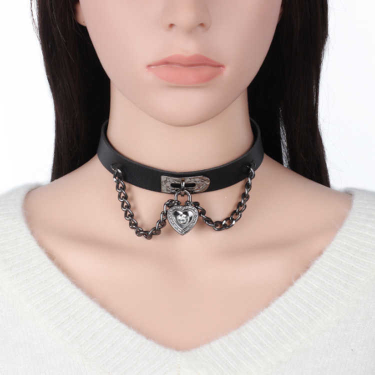 道大商店のチョーカー レザーチョーカー 地雷系 チョーカー リング レディース 黒 首輪 ダンス用品 choker ネックレス パンク レトロ サイズ調節可能 コスプレ ハロウィン PUNK｜アングル2