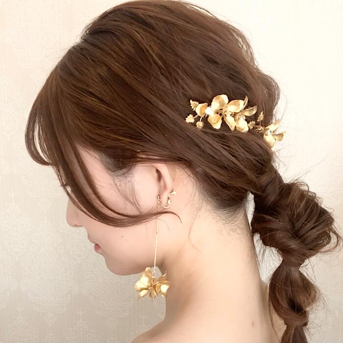 ANNAN WEDDINGの【お花モチーフが可愛い】小枝アクセサリー 小枝 ヘッドコサージュ ビジュー ブライダル 花嫁 結婚式 ブライダルアクセサリー ウエディングアクセサリー　アクセサリー 海外挙式 パーティー アイテム 着物 和装　髪飾り｜アングル2