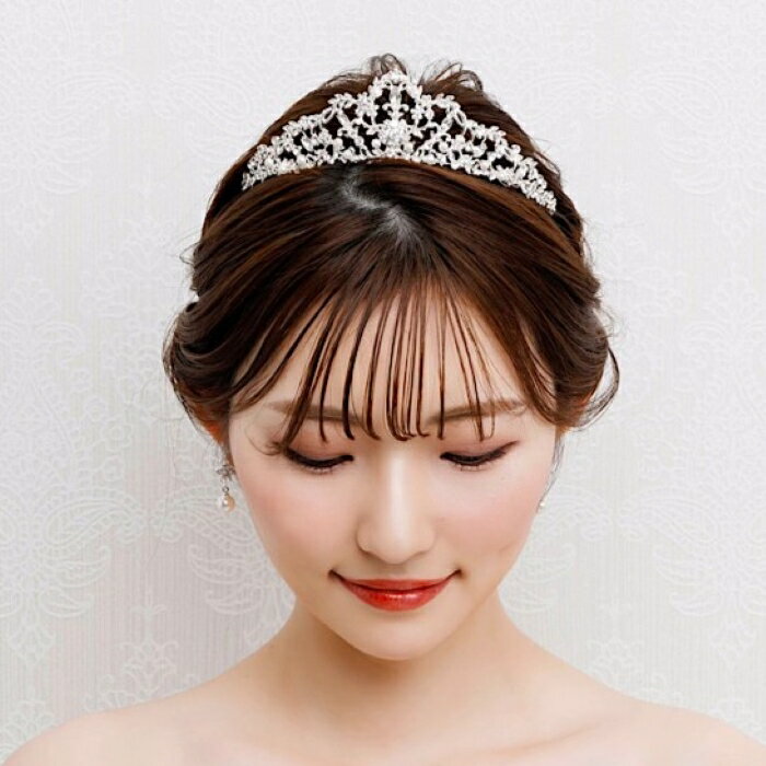 【気品溢れるエレガントさ】【憧れのロイヤルウェディング】ティアラ ウェディング ブライダル 結婚式 ヘッドドレス アクセサリー ヘアアクセサリー ヘッドアクセサ...