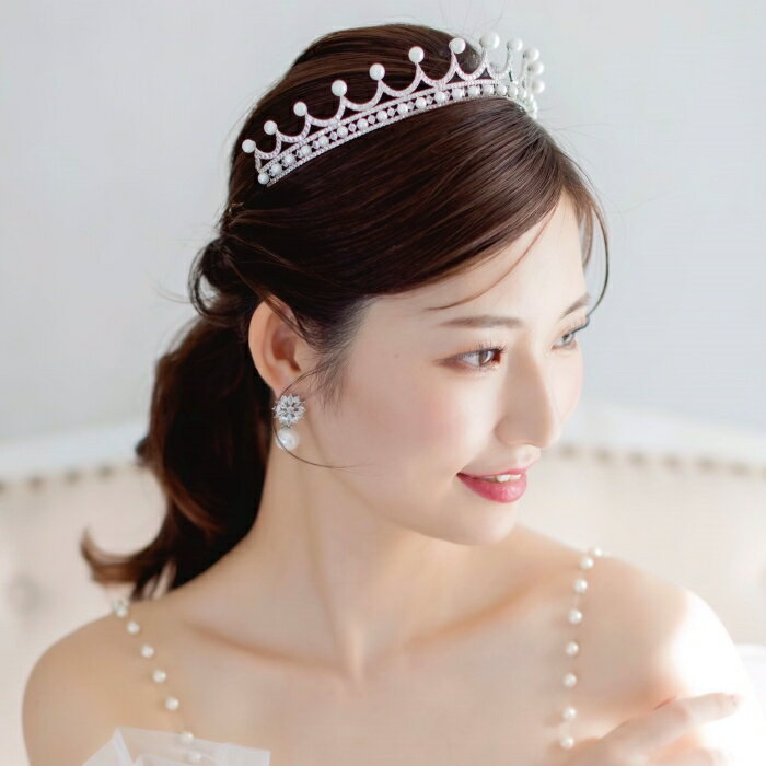 【大粒のパールのティアラ】 結婚式 ジルコニアティアラ パール 真珠 ウエディング ブライダル 結婚式 花嫁 王冠 ヘッドドレス アクセサリー ヘアアクセサリー...