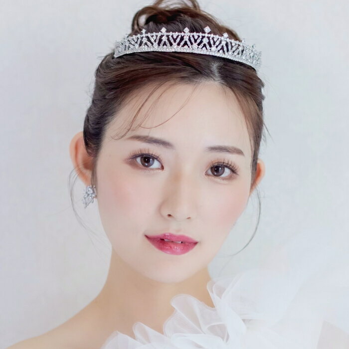 【低めのシンプルのティアラ】 ジルコニアティアラ 結婚式 ジルコン 挙式 ウェディング ビジュー プリンセス 王冠 ダイヤモンド風 大きめティアラ TT04