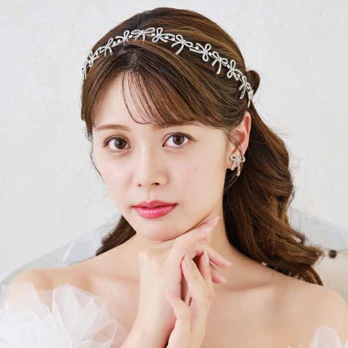 【リボンづくしのトレンド感あふれるデザイン 】ウェディングカチューシャ 挙式アクセサリー ビジューカチューシャ トレンドヘア カチューシャ 披露宴アクセサリー ...