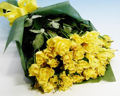 お買い得バラの花束 黄バラ50本の花束 お誕生日 記念日 バラ ギフト プレゼント 【送料無料】 入学 入社 入園 就職 進級 昇進 転勤