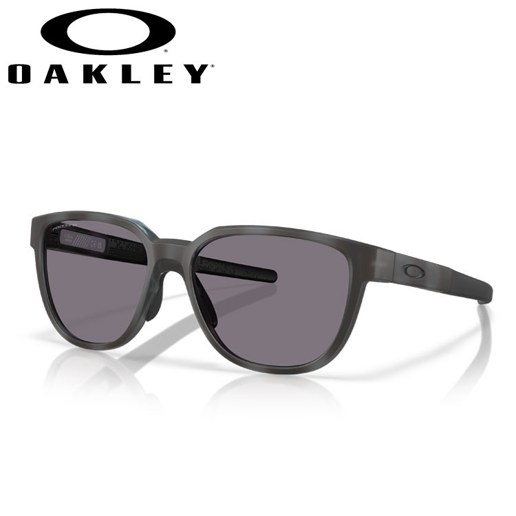 Oakley Actuator OO9250A-1057カジュアルなランナーを念頭に置いて開発された Oakley Actuator（アクチュエーター） は、最適なカバーを実現するためにより大きなサイズのレンズをを装着した使い勝手の高いラウンド形状が特徴です。調節可能なワイヤーコア テンプルとO Matter‐オーマター フレーム素材が、どんなランニング環境でも快適さや耐久性を適えます。Unobtainium-アンオブタニウムノーズパッドや上下にずれにくいブリッジデザインで、滑りにくいグリップのActuator（アクチュエーター）はアクティビティーのレベルに関わらずしっかり保持します。・ デザイン：Dual, ラウンドのデュアルレンズデザイン・ フレーム素材: 丈夫で軽いO Matter‐オーマター フレーム素材・ Unobtainium-アンオブタニウムのスポーツノーズパッドは、上下のずれを抑え滑りにくい・ 滑らないグリップ性：Unobtainium-アンオブタニウムは湿り気が保持性を高める滑りにくいグリップ・ もっと詳細を見る: PRIZM‐プリズム レンズテクノロジーを装着可。 色彩やコントラスを強調して細部までくっきりとした視界・ 度付レンズ対応 - Oakley真正度付レンズの左側にだ円ロゴをレーザーエッチングし、Oakleyの真正と品質を保証フレームカラー：マット トランスペアレント ストーンウォッシュ トータスレンズカラー：プリズム グレイ ポラライズドフィット：ワイドブリッジ：ローブリッジフィット■ご購入にあたってのご注意商品画像はイメージです。本体および付属品の製造時期により、デザイン、仕様、製造国等が予告なく変更される場合がございます。なお、製造国の指定・ご要望はお受けできかねます。お客様のパソコンやモバイル端末のディスプレイ環境により、お届けする商品の色味が実物と異なって見える場合がございます。すべての商品は検品を施し万全の状態を期しておりますが、輸送中の気温や保存状態の変化により、稀に歪み等が発生する場合がございます。商品が届きましたら、まずは着用感をご確認ください。アイウェアをかけた時の違和感や、なかなか慣れない状態が続く場合は、お近くの眼鏡店等で調整をお願いいたします。なお、他店での調整費用はお客様のご負担となります。また、店舗によっては持ち込み調整を受け付けていない場合もございますので事前にご確認ください。事前の調整を行っていない状態での、お客様都合によるご返品はお受けできかねますので予めご了承ください。メーカー希望小売価格はメーカーサイトに基づいて掲載しています