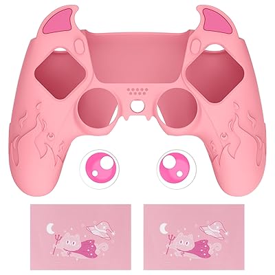 PlayVital ps5コントローラーに対応用シリコンカバー、ps5に対応用カワイイコントローラーカバースキンプロテクター(デーモンスタイル)、サムグリップキャップ＆タッチパッドステッカー付き【ピンク】
