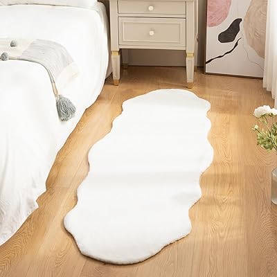 Ashler ラグマット カーペット ラビットファー調ラグ 滑り止め付き 肌触りがいい 厚み20mm ふわふわ 抗菌防ダニ おしゃれ 防音 冷房 床暖房対応 折り畳み 洗える 60×180cm ホワイト