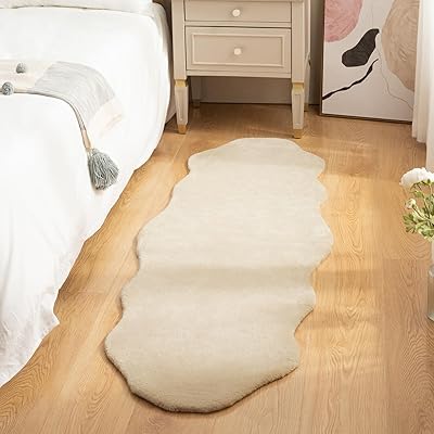 Ashler ラグマット カーペット ラビットファー調ラグ 滑り止め付き 肌触りがいい 厚み20mm ふわふわ 抗菌防ダニ おしゃれ 防音 冷房 床暖房対応 折り畳み 洗える 60×180cm ベージュ