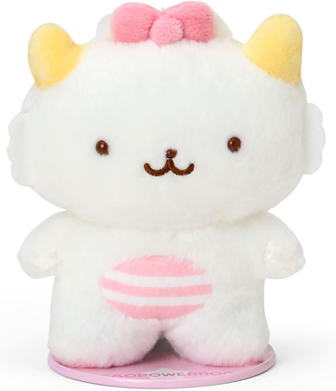 約幅11×奥行9×高さ14cm土台:約幅9×奥行9×高さ0.3cm。主な材料・原料：ポリエステル 足裏のマグネットで土台にぴたっとくっついて自立。ぬいどりにぴったりのドール。ゴムに挟んで小物を持たせられる。別売のきせかえお洋服や小物と合わせて楽しめる。