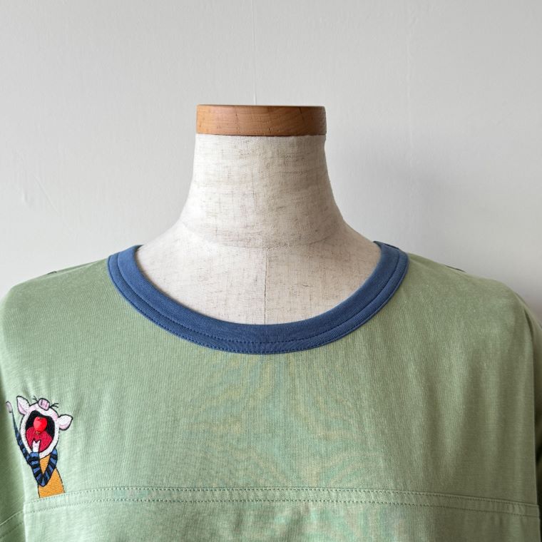 【30％OFF SALE】アルベロベロ(Alberobello)オレボレブラぶたさん刺繍入り チュニック（グリーン）【2025 SPRING COLLECTION】送料無料