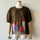 【30%OFF SALE】アルベロベロ(Alberobello)オレボレブラぶたさん刺繍&アップリケ プルオーバー(ブラウン)【2025 SUMMER COLLECTION】送料無料