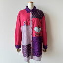 【40%OFF SALE】アルベロベロ(Alberobello)オレボレブラぶたさん刺繍入り パッチワーク ロングブラウス(パープル)【2025 SPRING COLLECTION】送料無料