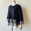 【30%OFF SALE】アルベロベロ(Alberobello)オレボレブラぶたさん刺繍入り チュールレース付きカーディガン(コン)【2025 SPRING C...
