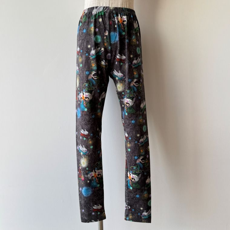 アルベロベロ(Alberobello)オレボレブラライトアッププリント ベア天竺 レギンス（クロ）【2025 WINTER..