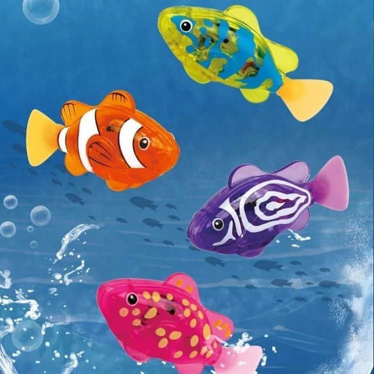 ANOMALYのお風呂 2歳 光る 自動 スイムフィッシュ 水遊びおもちゃ 電子魚 魚 5歳 発光 4個セット ライト付 水遊び LED 4個セット ロボフィッシュ ロボット魚 クマノミ 魚 金魚 動く しっぽ 3歳 プレゼント 4歳 さかな おもちゃ 猫用 ストレス解消 浴槽 プール 幼稚園｜アングル3