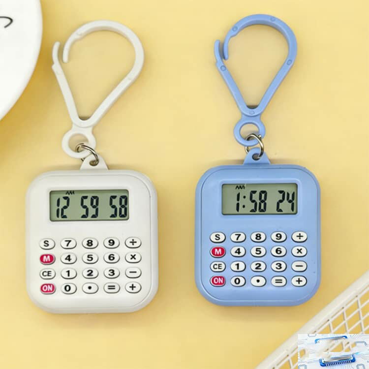 ビジネス 計算器 2個セット キーホルダー デジタル時計 軽量 ミニ 省エネ 計算機 2個セット ボタンが押しやすい 電卓 便利 オフィス 時計付電卓タイマー 学校 学生 学習用品 携帯便利 送料無料 カラビナ キーリング 鍵 バッグ お揃い 2