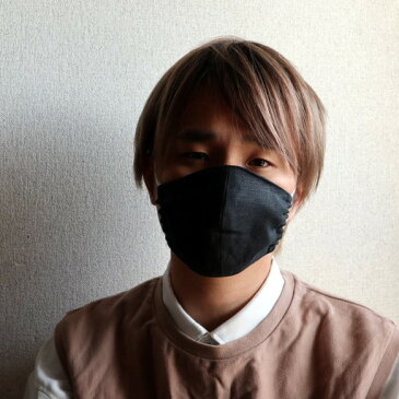 縫製職人受注制作・日本製　リネンの洗える4枚仕立ての立体マスク　男女兼用　フリーサイズ