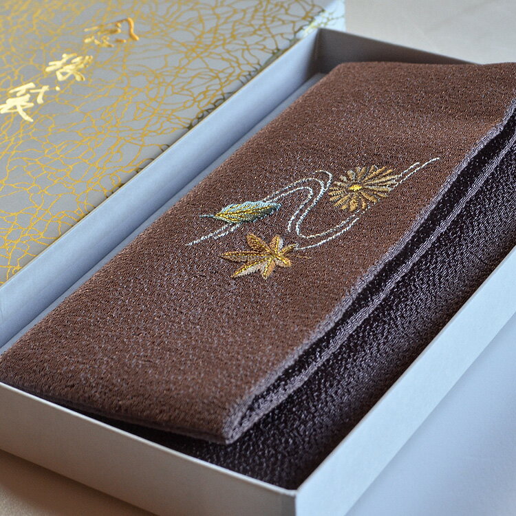 【京都念珠入れ・袋タイプ】ちりめん刺繍入数珠袋〔茶色・秋の景色の刺繍〕made in Kyoto【1個までネコ..