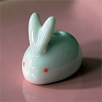 陶器香皿&ウサギ香立(ピンク)うさぎ 卯 干支 日本香堂 陶器 お香 香皿 香立て スティック コーン 室内香 可愛い プレゼント ギフト 香道 お香立て 可愛...