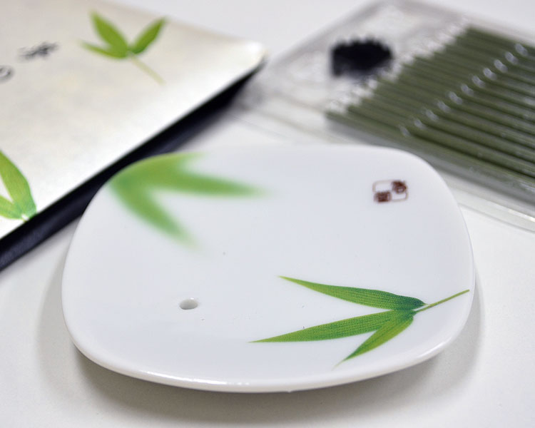 日本香堂 夢の夢 涼風の香皿(すずかぜ)香皿 香立て 初夏 お香 室内香 縁側 笹 日本の四季 和 インセンスホルダー 和風 スティック用 コーン用 兼用 線香...