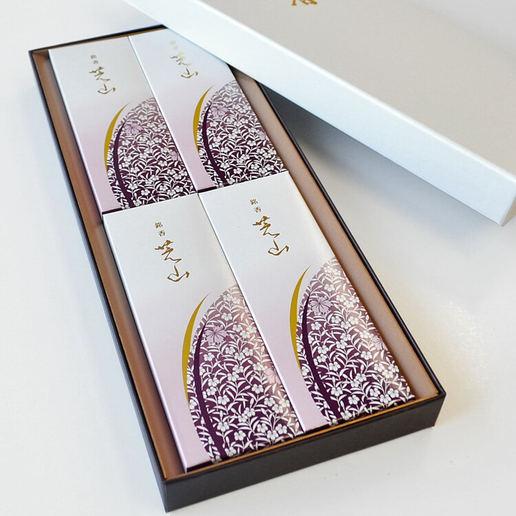 日本香堂 銘香芝山 4箱入り白檀 サンダルウッド 龍脳 桂皮 安息香 生薬 伝統的 懐かしい香り ホワイトフローラル 煙少 煙少ない 微煙 お線香 線香 ご進物...