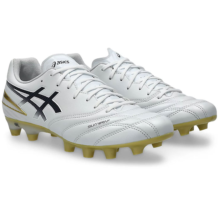 メーカー asics（アシックス） カテゴリー サッカー 分類 スパイク 商品名 asics（アシックス）　1103A126 103　サッカー　スパイク　DS LIGHT ディーエスライト PRO 26AW 品番 AS-1103A126-103 カラー・仕様・サイズ カラー：103（White×Midnight） 素材アッパー：人工皮革/合成樹脂アウトソール：合成底インナーソール：合成樹脂（取替式） シューズ幅：STANDARD 対応グラウンド：土・天然芝・ロングパイル人工芝グラウンド 対象：メンズ・ユニセックス 生産国：ベトナム製 商品説明 フィット感の追求で進化したGELテクノロジー搭載のDS LIGHT上位モデル。このスパイクは、DS LIGHT X-FLY 6と同様のフィット感をもち、パフォーマンスの向上をサポートします。アッパー前足部にSILKYWRAPを採用し、優れたフィット感を追求。さらに、fuzeGELテクノロジーが、ストップやスタート時の衝撃を軽減し、長時間のプレーでも足への負担を軽減するよう設計されています。 　 　 　 　 　 　 　 　 ※この商品のカラーは、 103（White×Midnight） となります。