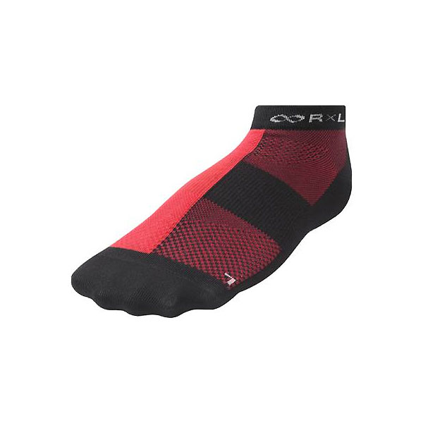 メーカー R×LSOCKS（アールエルソックス） カテゴリー 陸上・ランニング 分類 ソックス 商品名 R×LSOCKS（アールエルソックス）　TRR20R 1030　ランニング　R×Lソックス レーシンググリップソックス　20FW 品番 TRL-TRR20R-1030 カラー・仕様・サイズ 素材：ポリエステル/ナイロン/ポリウレタン サイズS：22〜24cmM：24〜26cmL：26〜28cm 機能：吸汗性/抗菌防臭 生産国：日本製 カラー：1030(ブラック×レッド) 商品説明 超薄地レーシングソックス。足の流れに沿った滑り止め配置で、着地から蹴り出しまで少しのスベリも許さない。 　 　 　 　 　 　 　 　 ※この商品のカラーは、 1030(ブラック×レッド) となります。