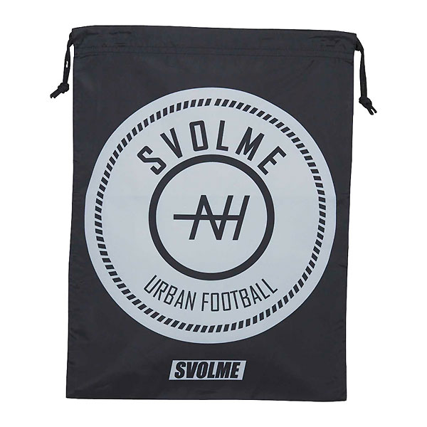 メーカー SVOLME（スボルメ） カテゴリー サッカー 分類 シューズケース 商品名 SVOLME（スボルメ）　122301929 010 サッカー　バッグ シューズケース エンブレム シューズ袋　22FW 品番 SVO-122301929-010 カラー・仕様・サイズ カラー：010（ブラック） 素材：ポリエステル100% サイズ：H42cm×W32cm 機能：消臭 生産国：中国製 商品説明 　 　 　 　 　 　 　 　 ※この商品のカラーは、 010（ブラック） となります。