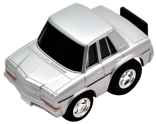 対象年齢6歳以上　 【使用樹脂】 自動車ボディ・シャーシ（ABS樹脂）　 ウインドウ（スチロール樹脂） タイヤ（合成ゴム） 他プレジデントは1973年から実に1990年まで、基本的な変更なしで生産されました。 今回は、モデルチェンジ直前のH252型、最上級のV8EソブリンVIPを再現。 アメリカンな四角いボディは迫力満点です。 チョロQとしても、このクラスの車は非常に珍しい存在です。 ボディ色は定番の黒に加えて銀色の2種類としました。