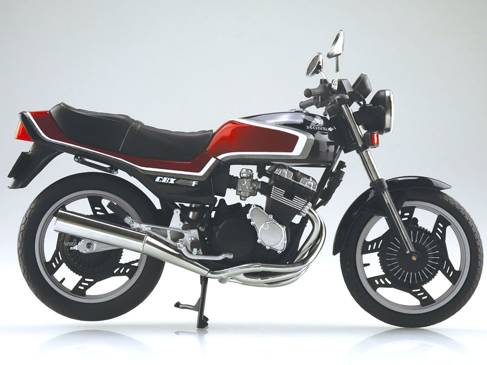 カーホビーショップ アンサーのアオシマ 1/12 ホンダ CBX400F ブラック/キャンディアラモアナレッド【塗装済完成品】｜アングル2