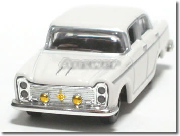 【絶版品】TLヴィンテージ 日産 セドリック ホワイト (内装：ブラウン)