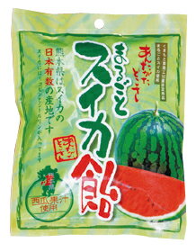 内　　　容 まるごとスイカ 飴85g入 賞味期限 1年 保存方法 直射日光及び高温多湿を避けて保存 原材料 水飴、砂糖、スイカペースト、香料、酸味料、着色料（アントシアニン色素）くまもと農商工100選認定商品のまるごとスイカを使った飴です。熊本県産のスイカ果汁を使用しています。 お口の中にスイカの香りがさわやかに広がります。