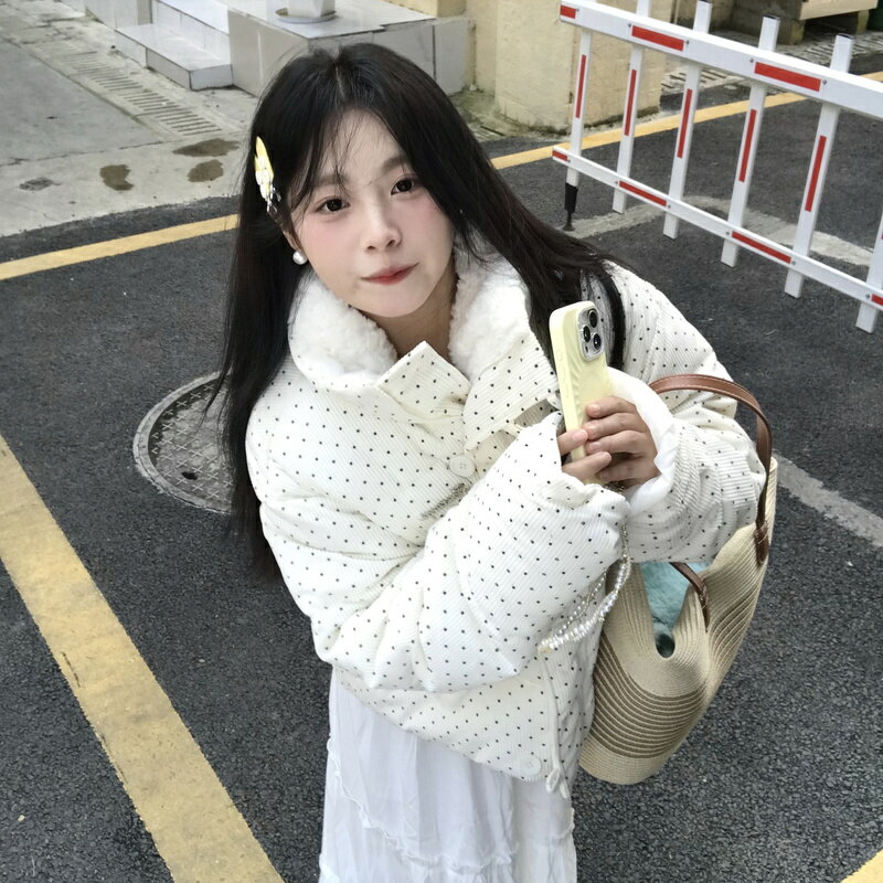 樂天商城 - ドット柄 中綿ジャケット コーデュロイ 立ち襟 ジップアップ ジャケット コート ショート丈 綿入り フリース襟 厚手 ダウンジャケット ダウンコート かわいい オシャレ 普段着 暖かい 大人可愛い ショートジャケット ショートコート あったか ジップアップ ボアネック