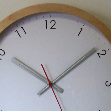 【超割引クーポン配布中】フォーカススリー 掛け時計 メープルの時計 V-0015 スイープ ナチュラル [3]