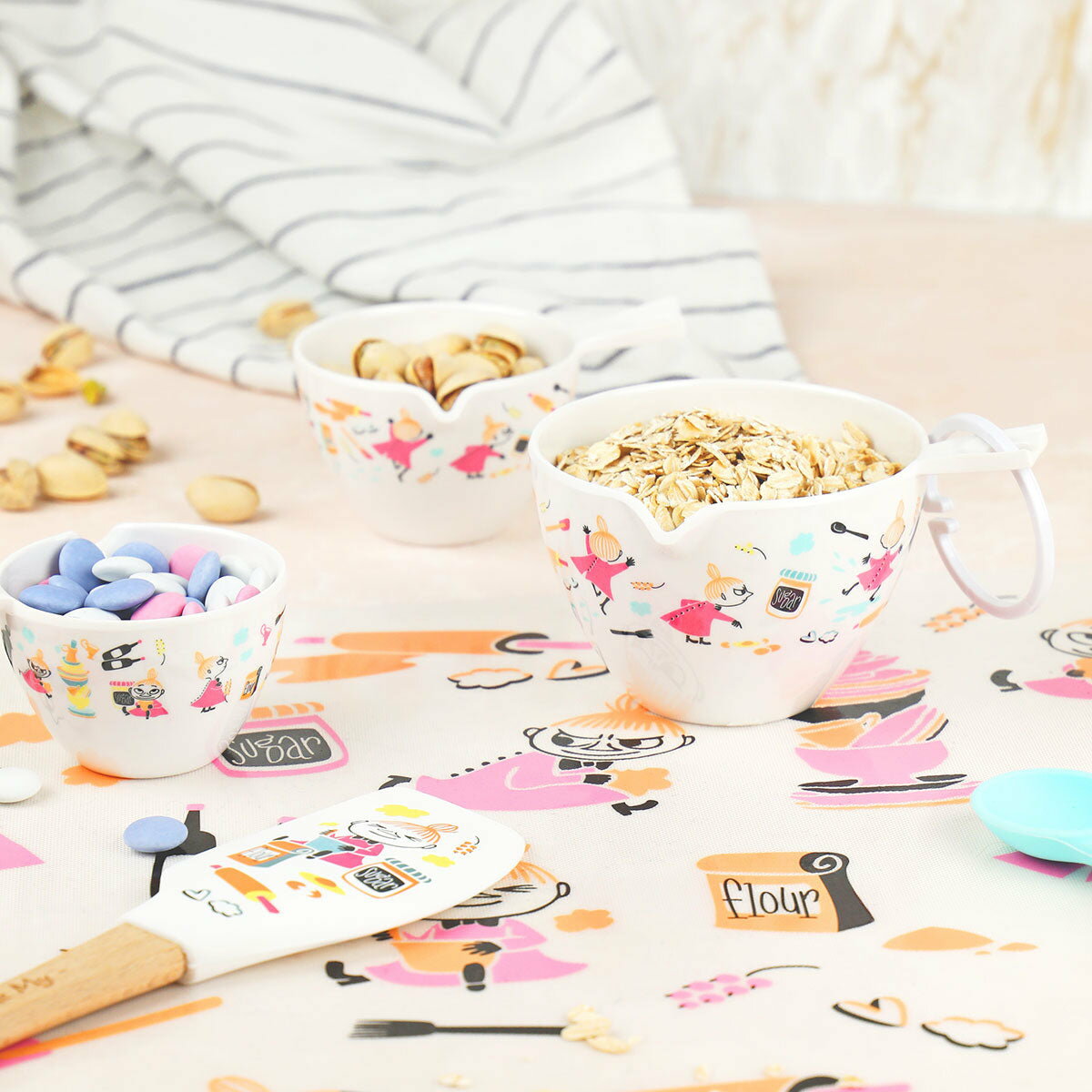 【全品10倍】メール便可 ムーミン リトルミイ シリコーンスパチュラ Mサイズ マルティネックス Martinex 北欧 フィンランド キッチン 雑貨 調理器具 ヘラ ゴムベラ お菓子作り 料理 おしゃれ かわいい ギフト 引越し祝い 母の日 大人 キャラクター 木製ハンド