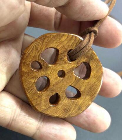 屋久杉「油木」蓮根ペンダント 和アクセアサリー ナチュラル ウッドネックレス 屋久杉認定シール付き