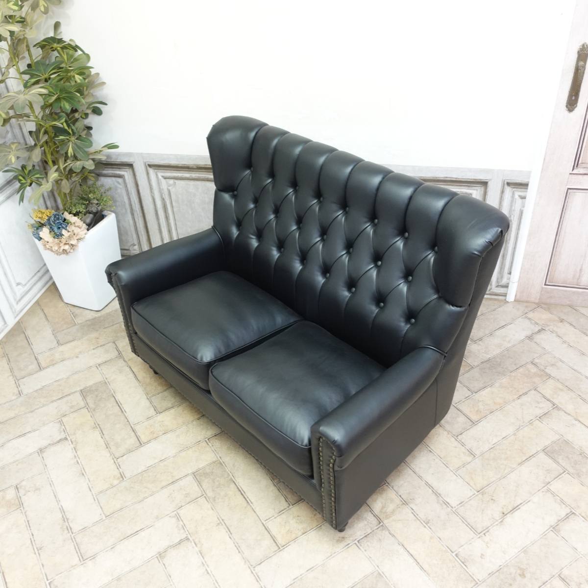輸入家具 アンティーク ソファ 二人掛け ソファ ヴィンセント チェスターフィールド ソファー 2人掛け ダブルソファ イギリス 英国 ハイバック 書斎 美容室 本物の高級感 ヴィンテージ レトロ おしゃれ デザイナーズ フェイクレザー PU 合皮 ブラック 黒 vh2p32k
