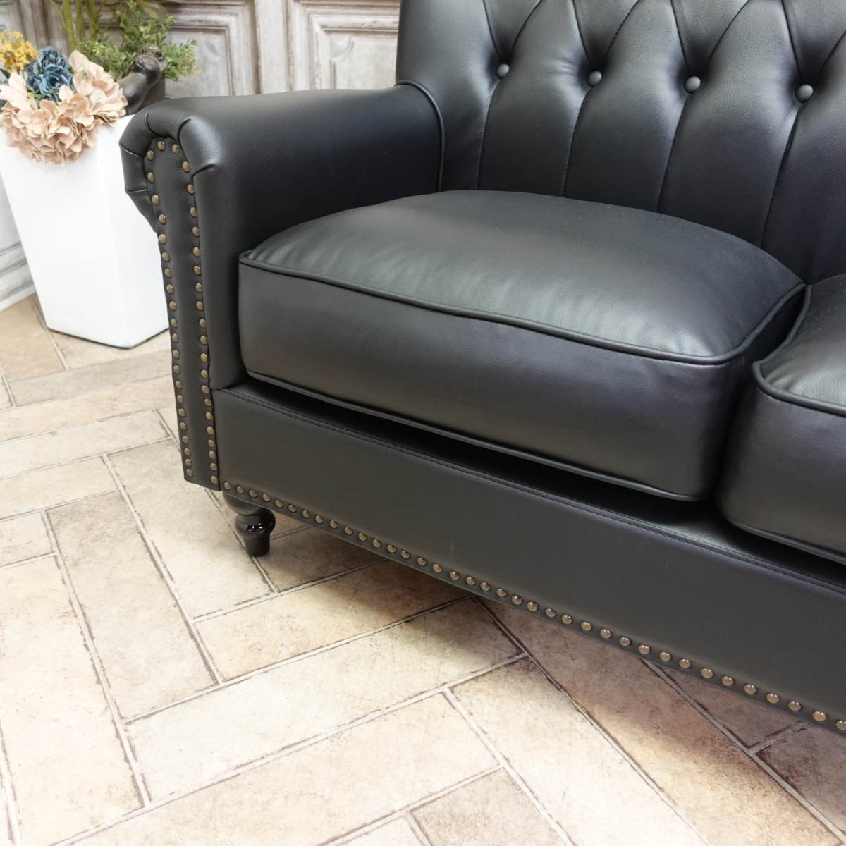 輸入家具 アンティーク ソファ 二人掛け ソファ ヴィンセント チェスターフィールド ソファー 2人掛け ダブルソファ イギリス 英国 ハイバック 書斎 美容室 本物の高級感 ヴィンテージ レトロ おしゃれ デザイナーズ フェイクレザー PU 合皮 ブラック 黒 vh2p32k [2]