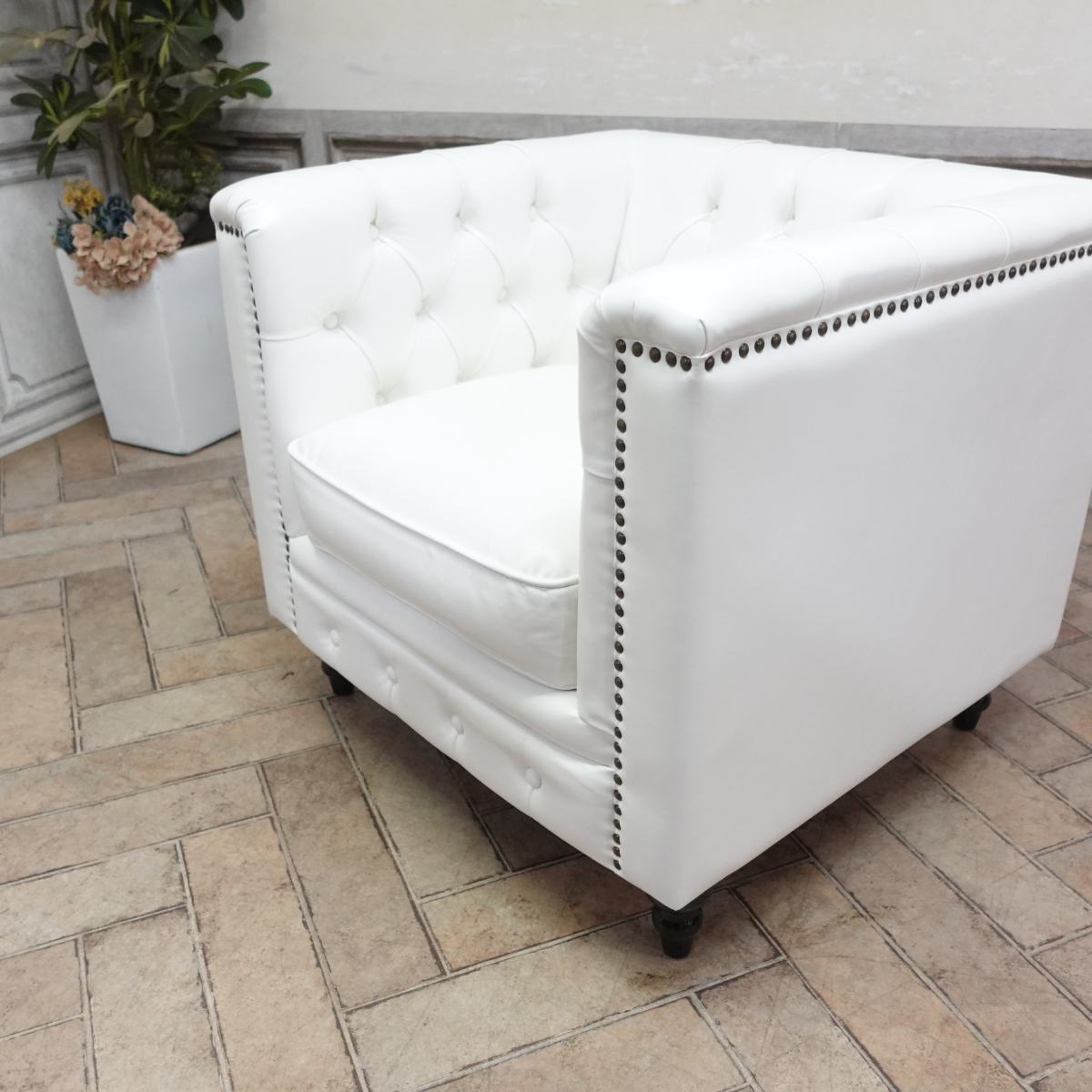 輸入家具 ソファー 一人用 ソファ チェスターフィールド ソファー ヴィンセント デザイナーズ イギリス 英国 ヨーロッパ おしゃれ ソファ 書斎 店舗什器 美容室 アンティーク アンティーク風 アンティーク調 ミッドセンチュリー フェイクレザー 合皮 ホワイト 白 vm1p65k [3]