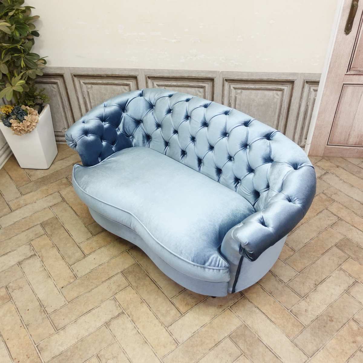 輸入家具 ソファー 2人掛け おしゃれ チェスターフィールドソファ ビーンズ ソファ Mousofa チェスター ソファー アンティーク 二人用 ダブルソファ 英国 イギリス デザイナーズ レトロ モダン ビンテージ 送料無料 ベロア ベルベット ブルー 青 NM2F92K [2]