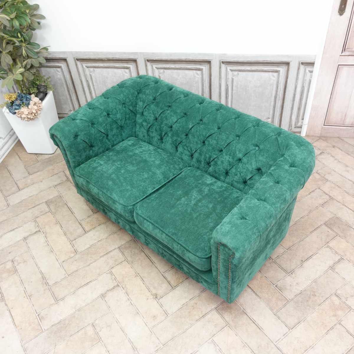 2人掛け ソファ ヴィンセント グリーンファブリック vc2f274n アンティーク 輸入家具 おしゃれ ソファー チェスターフィールド 二人掛け イギリス クラシック レトロ モダン デザイナーズ ビンテージ ヴィンテージ ホテル レストラン 店舗什器 緑 vc2f274n