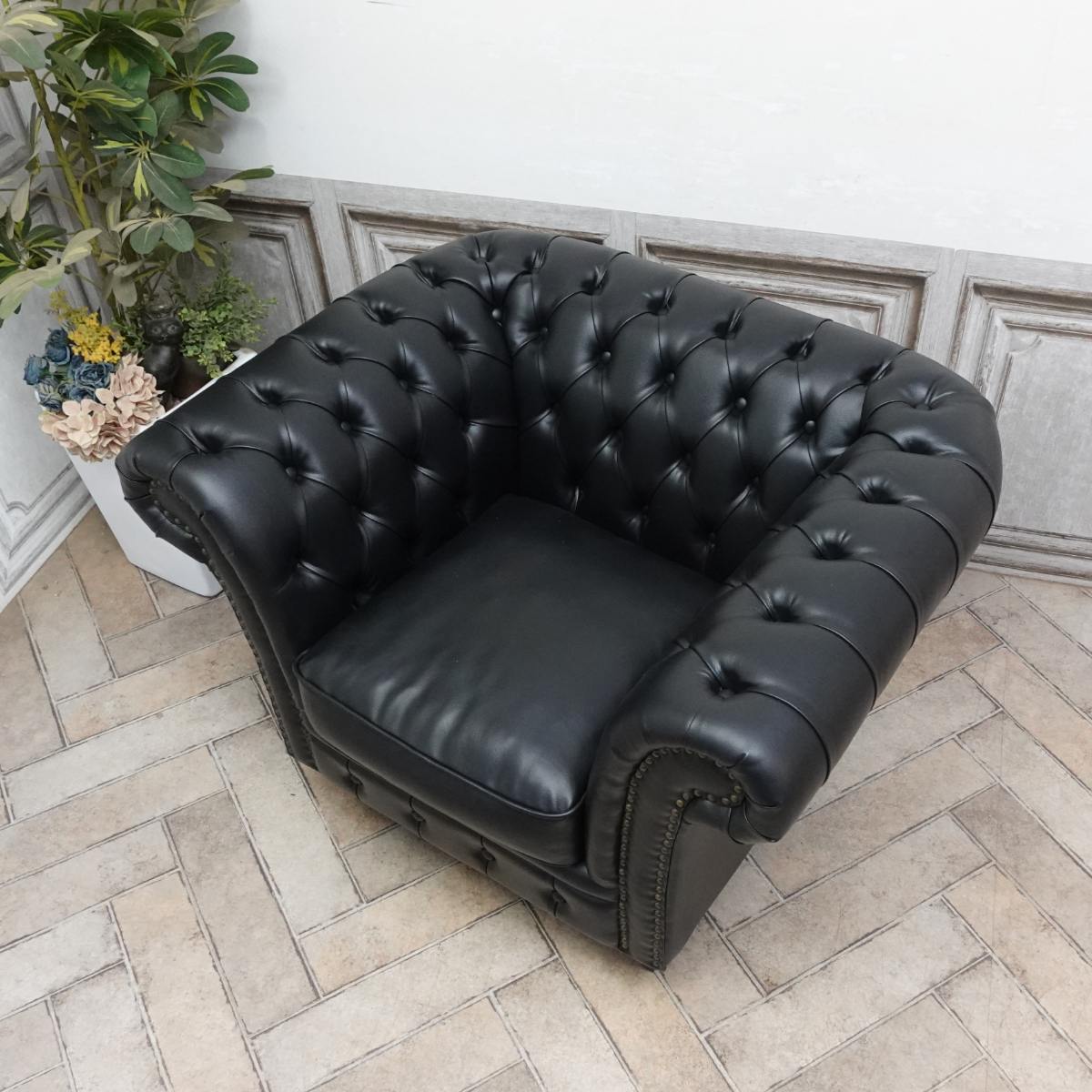 輸入家具 一人掛け ソファー 1人掛け 一人用 アンティーク シングルソファー チェスターフィールド ソファ ヴィンセント イギリス 英国 おしゃれ ソファ 可愛い かわいい レトロ ソファ 姫系 ソファー デザイナーズ サロン フェイクレザー 合皮 PU ブラック 黒 vj1p32k [2]