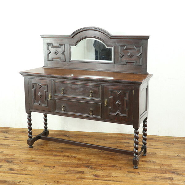 乐天商城 - 珍しいミラーの形 幾何学的なデザインと落ち着いた色 ミラーバックサイドボード ツイストレッグ イギリスアンティーク家具　59499